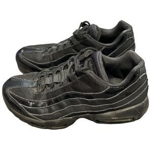 NIKE AIR MAX 95 women's essential "triple black" sneakers, pre-loved, size 9.5.